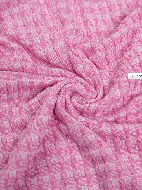 ¿Cómo tratar la tela Arruglo a través de la tecnología de plisado en el proceso de Batik para lograr su textura y apariencia únicas?